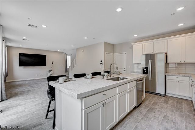 881 Dunkirk River Court, Henderson, NV 89011