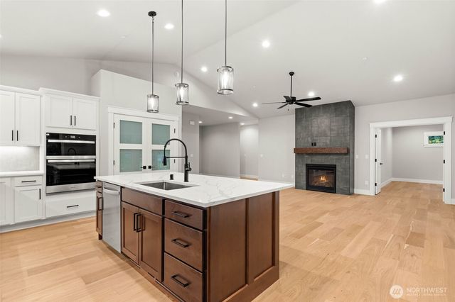 5635 SE Aloha Lane, Port Orchard, WA 98367