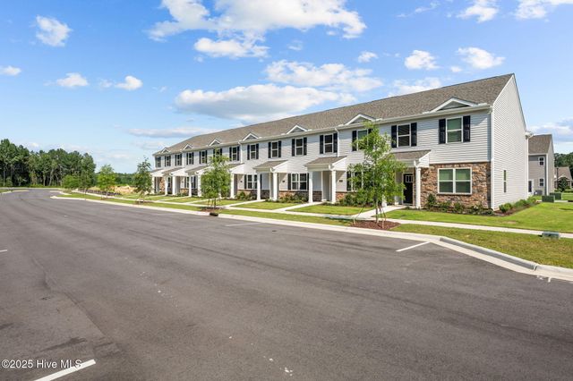 1030 Bayard Wootten Way, New Bern, NC 28562