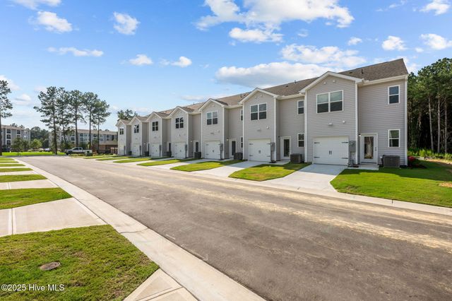 1030 Bayard Wootten Way, New Bern, NC 28562