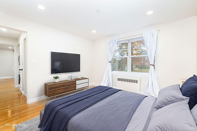 43 Arnold Way 43, West Hartford, CT 06119