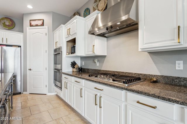 4204 E GRAND CANYON Drive, Chandler, AZ 85249