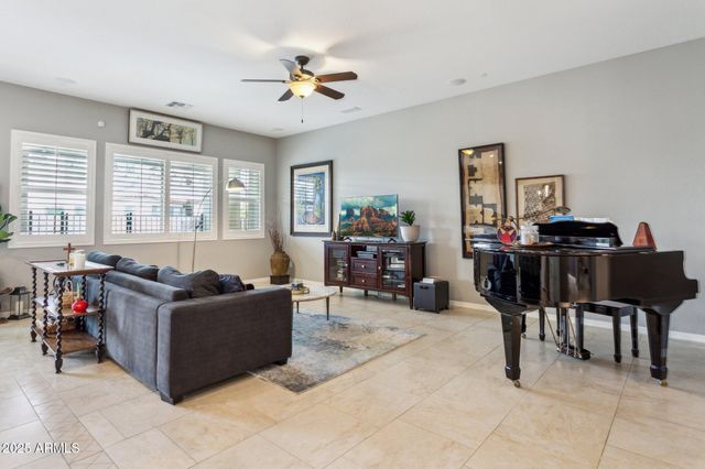 4204 E GRAND CANYON Drive, Chandler, AZ 85249