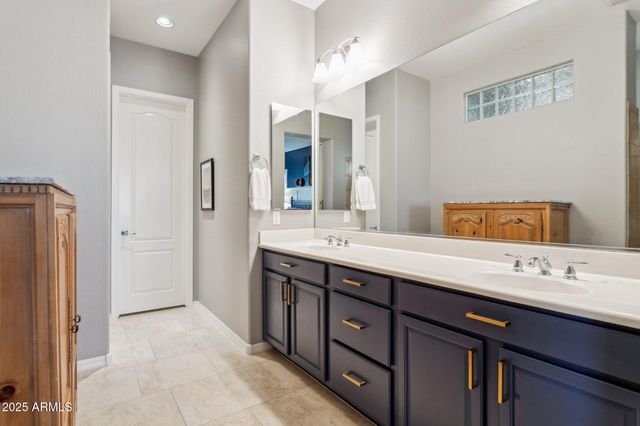 4204 E GRAND CANYON Drive, Chandler, AZ 85249