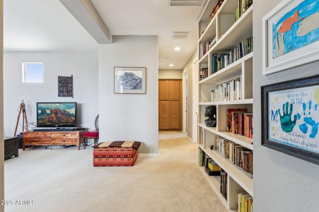 4204 E GRAND CANYON Drive, Chandler, AZ 85249