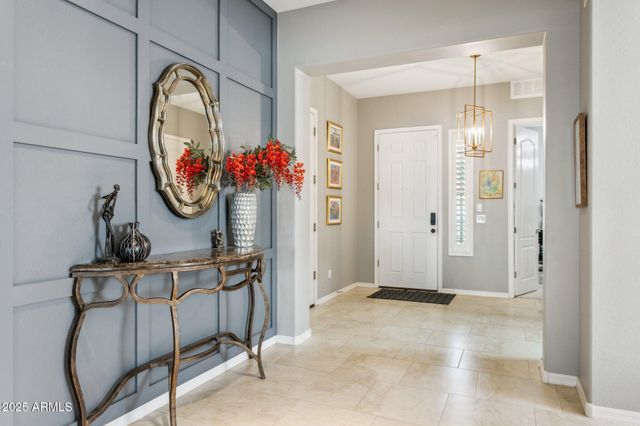 4204 E GRAND CANYON Drive, Chandler, AZ 85249