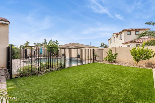 4204 E GRAND CANYON Drive, Chandler, AZ 85249