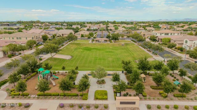 4204 E GRAND CANYON Drive, Chandler, AZ 85249