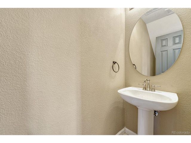 2017 S Fundy Ct, Aurora, CO 80013