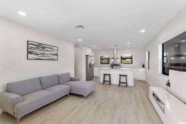 513 NW 17th Avenue, Fort Lauderdale, FL 33311