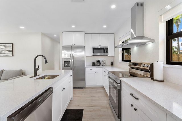 513 NW 17th Avenue, Fort Lauderdale, FL 33311