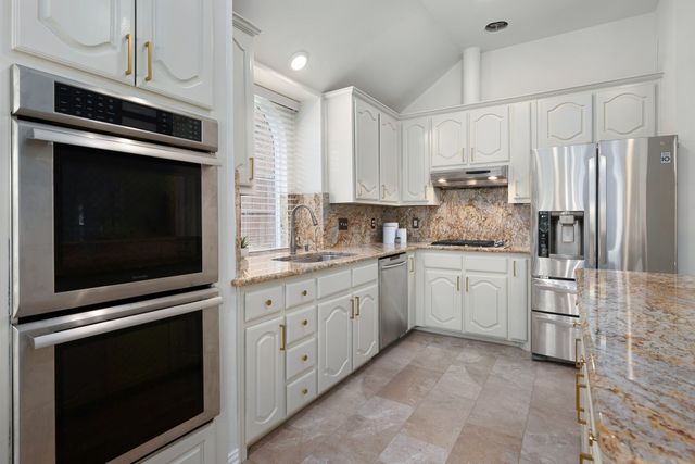 1404 Valley Trail, Irving, TX 75063