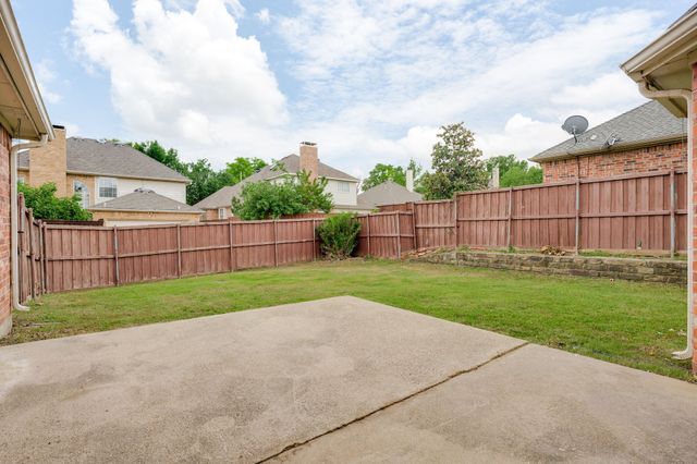 1404 Valley Trail, Irving, TX 75063
