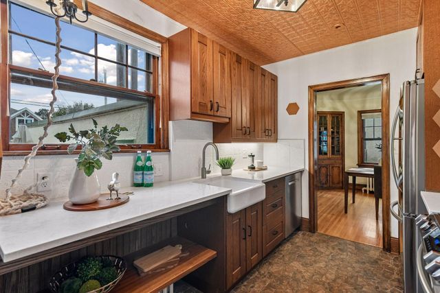 1870 Beechwood Avenue, Saint Paul, MN 55116