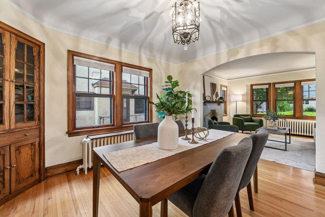1870 Beechwood Avenue, Saint Paul, MN 55116