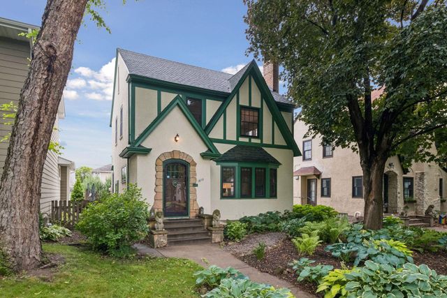 1870 Beechwood Avenue, Saint Paul, MN 55116