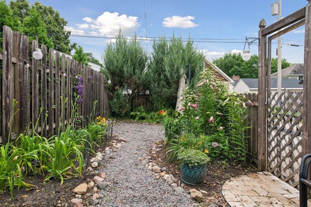 1870 Beechwood Avenue, Saint Paul, MN 55116