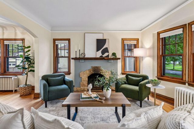 1870 Beechwood Avenue, Saint Paul, MN 55116