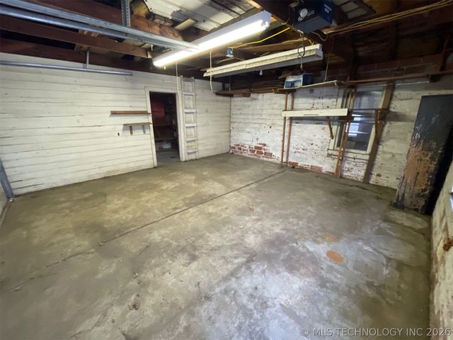 1002 E Thompson Avenue, Sapulpa, OK 74066