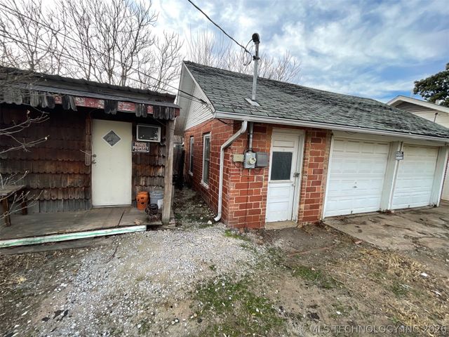 1002 E Thompson Avenue, Sapulpa, OK 74066