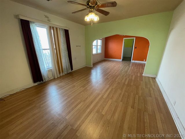 1002 E Thompson Avenue, Sapulpa, OK 74066