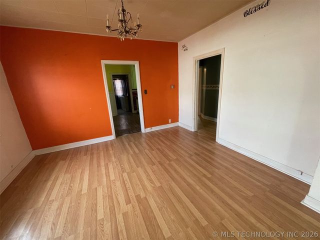 1002 E Thompson Avenue, Sapulpa, OK 74066