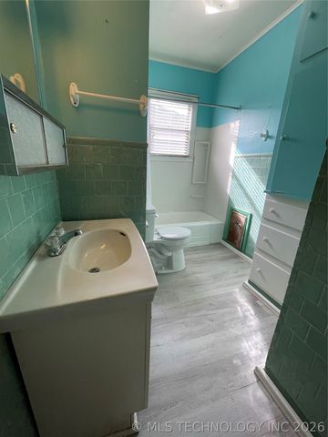 1002 E Thompson Avenue, Sapulpa, OK 74066