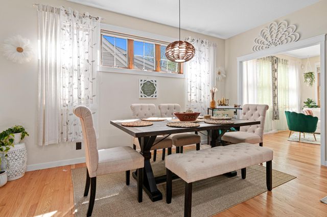 2710 Red Splendor Circle E, Maplewood, MN 55119