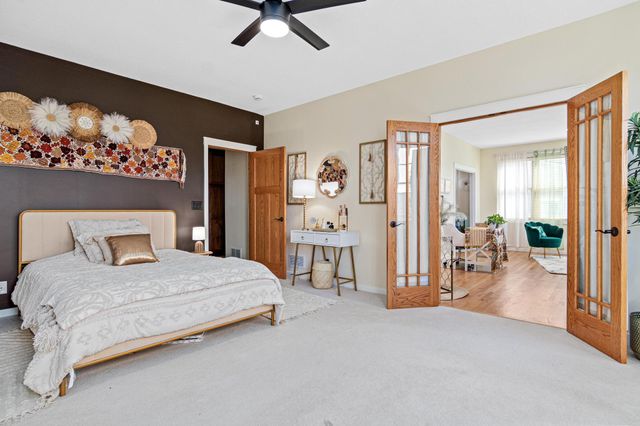 2710 Red Splendor Circle E, Maplewood, MN 55119