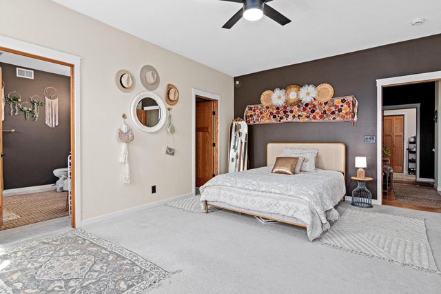2710 Red Splendor Circle E, Maplewood, MN 55119