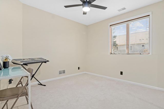2710 Red Splendor Circle E, Maplewood, MN 55119