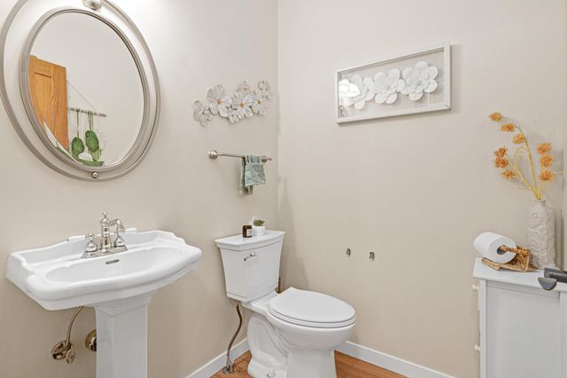 2710 Red Splendor Circle E, Maplewood, MN 55119