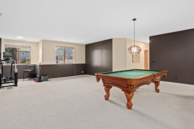 2710 Red Splendor Circle E, Maplewood, MN 55119