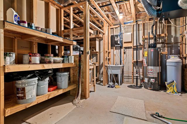 2710 Red Splendor Circle E, Maplewood, MN 55119