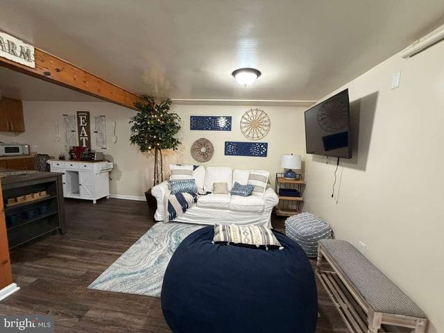 233 MOLDEN DR, Winchester, VA 22601