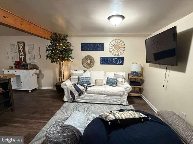 233 MOLDEN DR, Winchester, VA 22601
