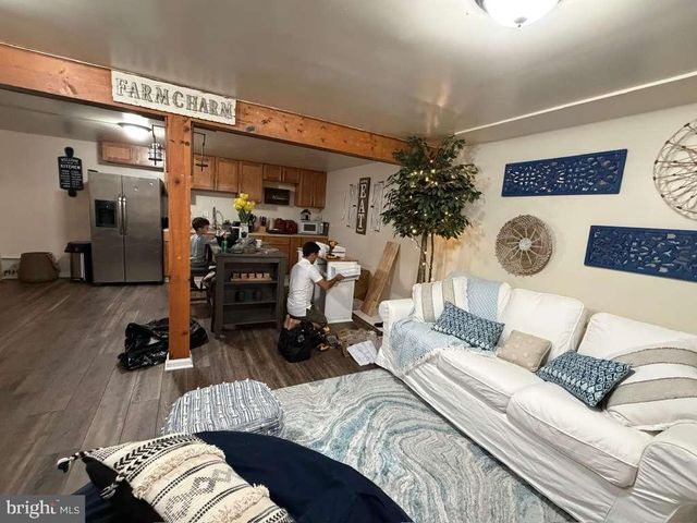 233 MOLDEN DR, Winchester, VA 22601