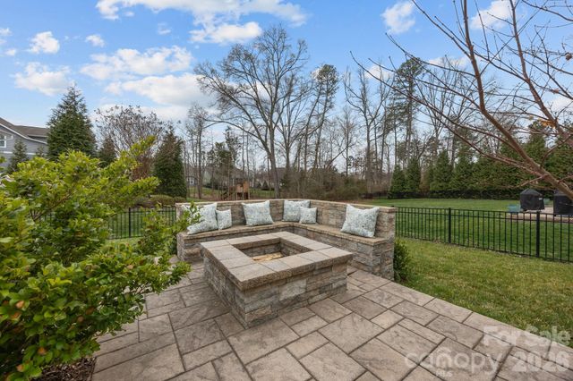 11424 Fullerton Place Drive NW, Huntersville, NC 28078