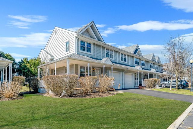 22 Fairlawn Drive, Central Islip, NY 11722