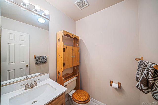 22 Fairlawn Drive, Central Islip, NY 11722