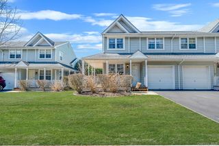 22 Fairlawn Drive, Central Islip, NY 11722