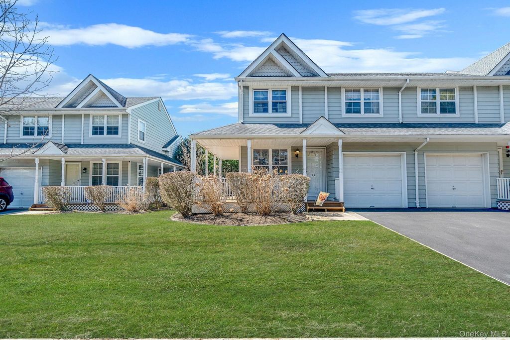 22 Fairlawn Drive, Central Islip, NY 11722