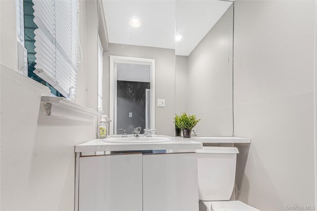 2 Deer Path Lane, Syosset, NY 11791