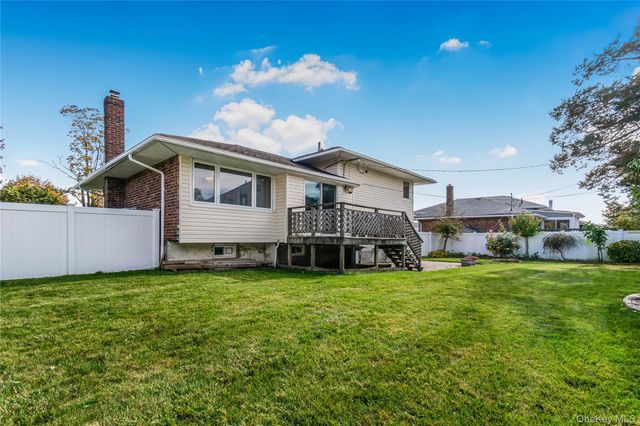 2 Deer Path Lane, Syosset, NY 11791