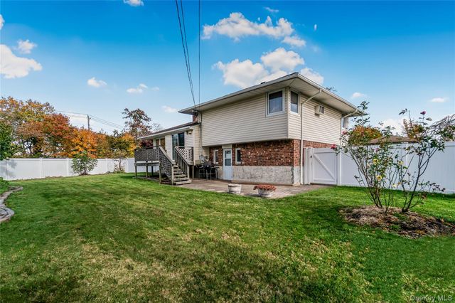 2 Deer Path Lane, Syosset, NY 11791