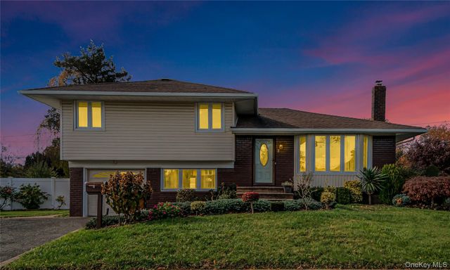 2 Deer Path Lane, Syosset, NY 11791