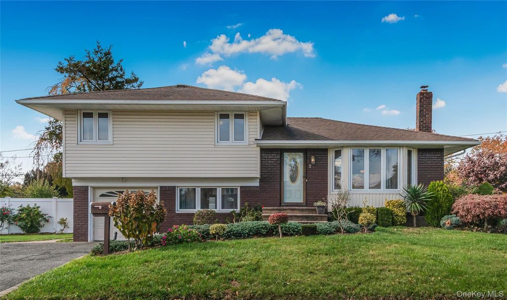 2 Deer Path Lane, Syosset, NY 11791