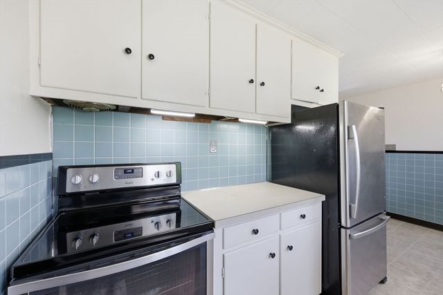 7 Highland Ave, South Hadley, MA 01075