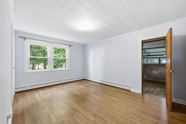 7 Highland Ave, South Hadley, MA 01075
