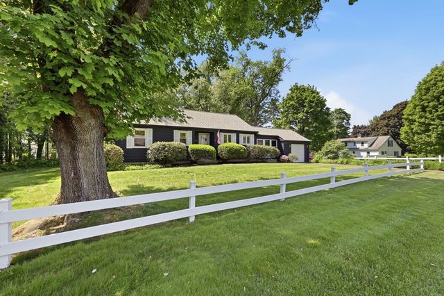 7 Highland Ave, South Hadley, MA 01075